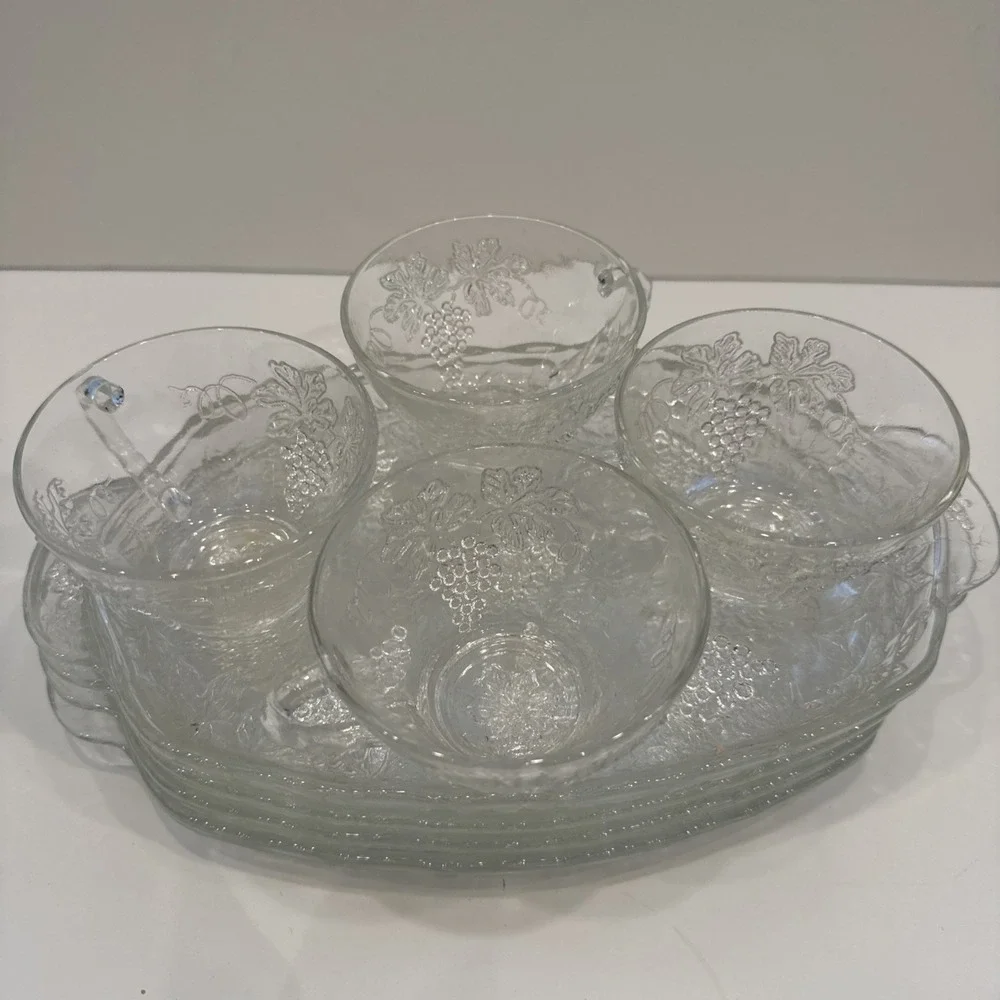 Vintage Anchor Hocking 8 Piece Snack Set Clear Glass Grapes & Leaf Pattern